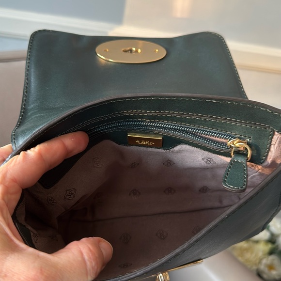 Genuine Leather Crossbody / Shoulder Bag. Dark Blue. Gold Chain. New w/otags - Picture 3 of 6